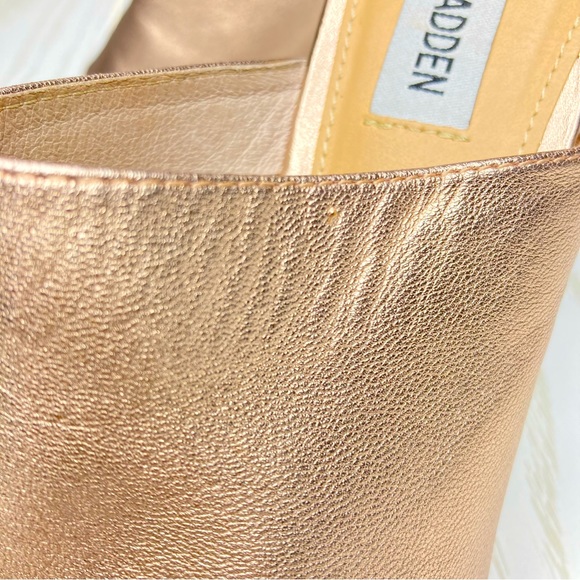 Steve Madden 4” Acrylic Block Heel Metallic Gold Open Toe Slip On Shoes - Picture 6 of 7